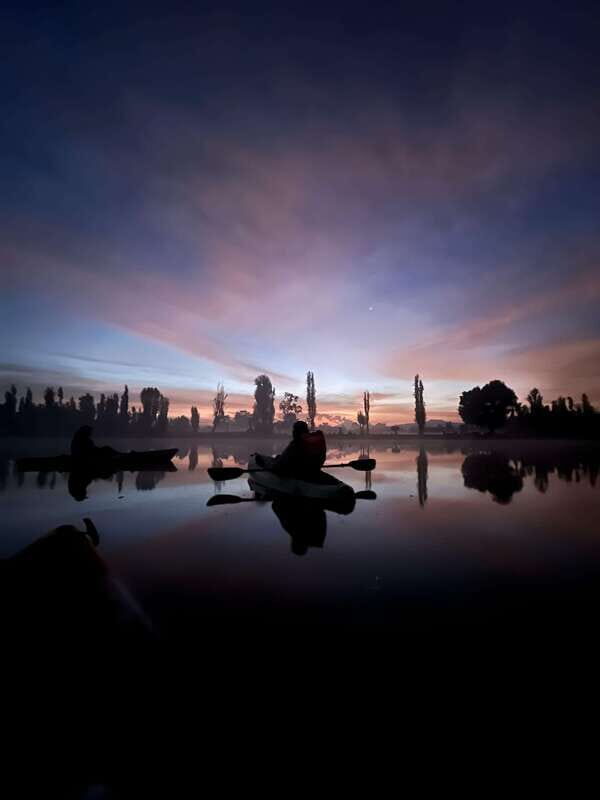 Xochimilco: amanecer en kayak Ciudad de México - Why Xochimilco at dawn beats the usual canal trip