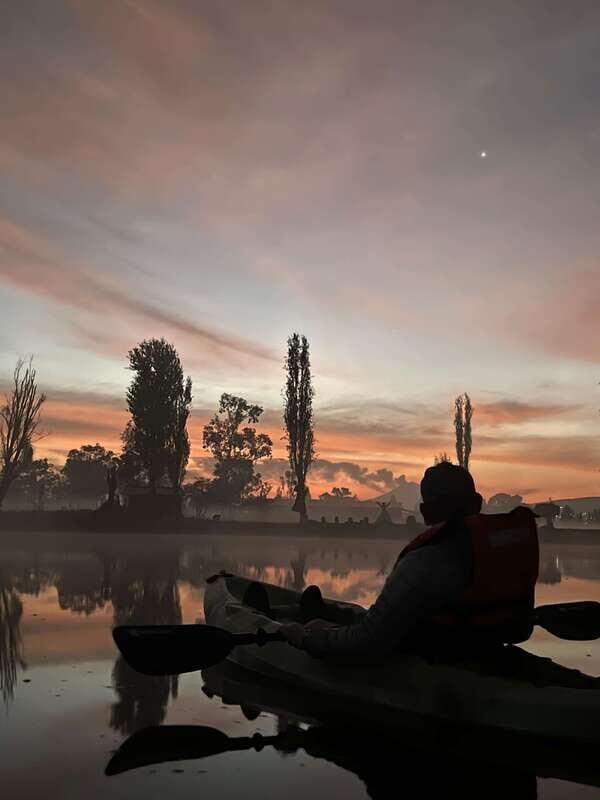 Xochimilco: amanecer en kayak Ciudad de México - Isla de las Muñecas: a story stop you may not expect