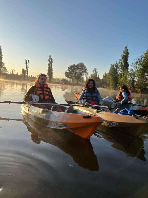 Xochimilco: amanecer en kayak Ciudad de México - What to bring (and what to skip) for a smooth morning