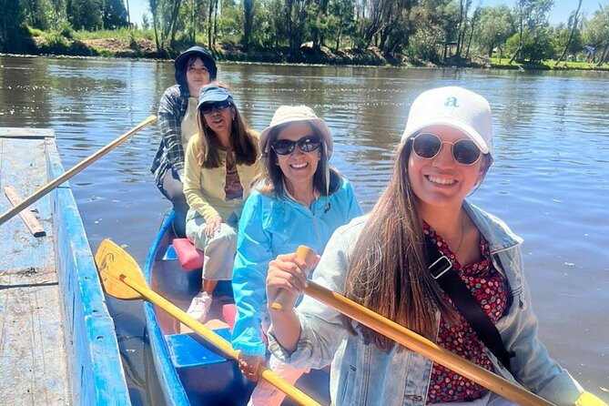 Xochimilco at dawn in Canoe or Kayak and Organic Breakfast - Parque Ecologico Xochimilco: how the morning unfolds