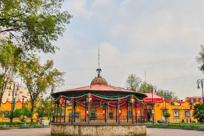 Xochimilco, Casa de Frida Kahlo, Coyoacán and UNAM - Xochimilco by Trajinera: The One-Hour Canal Experience