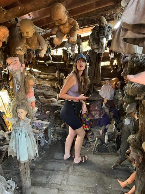 Xochimilco : Island of the dolls, tequila and mezcal CDMX - Leaving a doll offering: how that option changes the feel