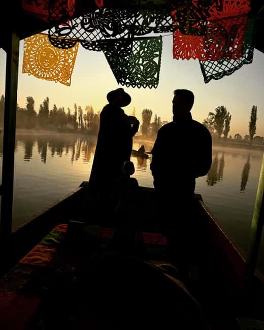 Xochimilco: Sanctuary of the Axolotl - The first step: meeting at Liga de veteranos Xochimilco AC and getting on the water