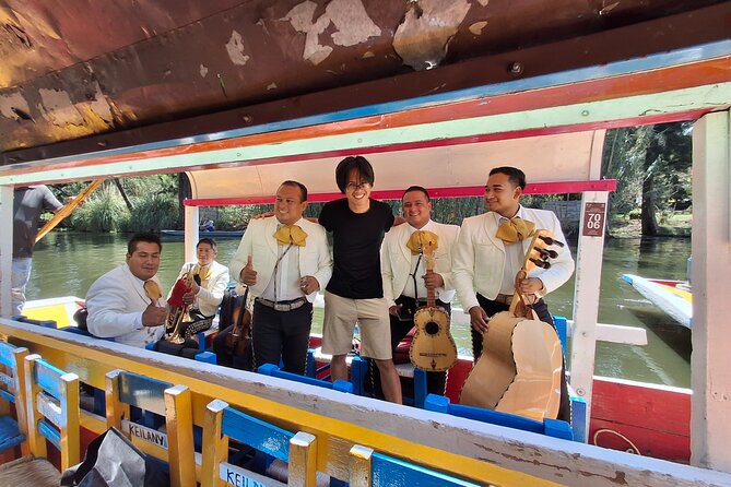 Xochimilco Tour - When Canal Traffic Changes the Plan: Your Best Strategy