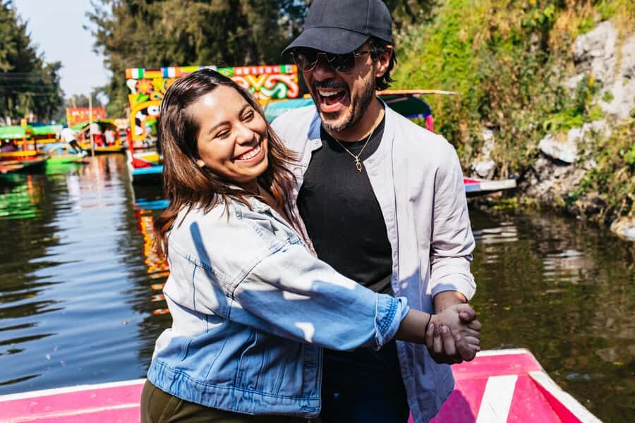 Xochimilco: traditional boat tour, culture, and fun. - Lotería and voice challenges: the games that keep the group together